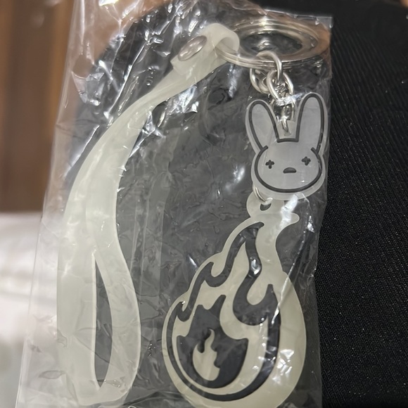 Bad Bunny Keychain - Picture 2 of 2